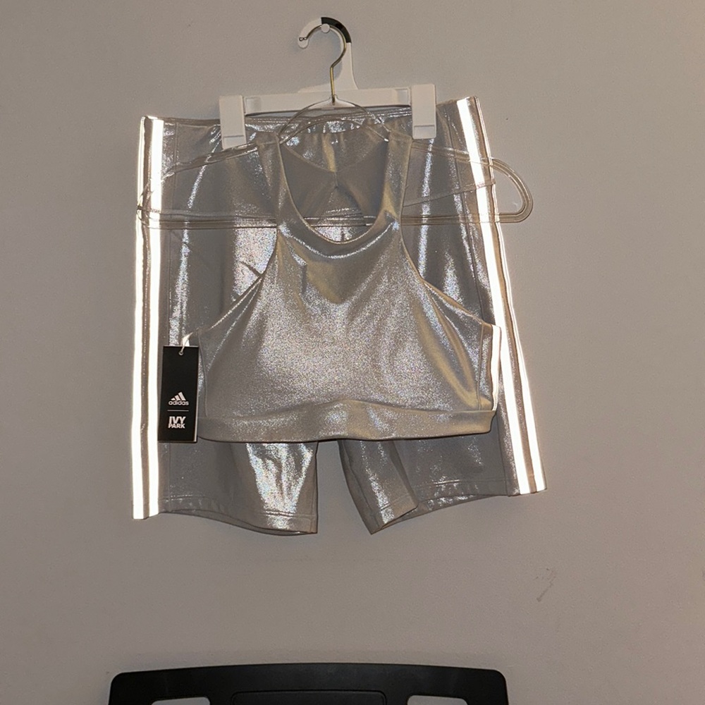 Ivy park set bundle crop top and biker shorts tights size L Nwt